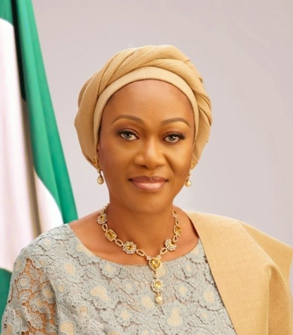 New Year: ‘2024’ll Be Glorious For Nigerians’ – First Lady Tinubu Vows