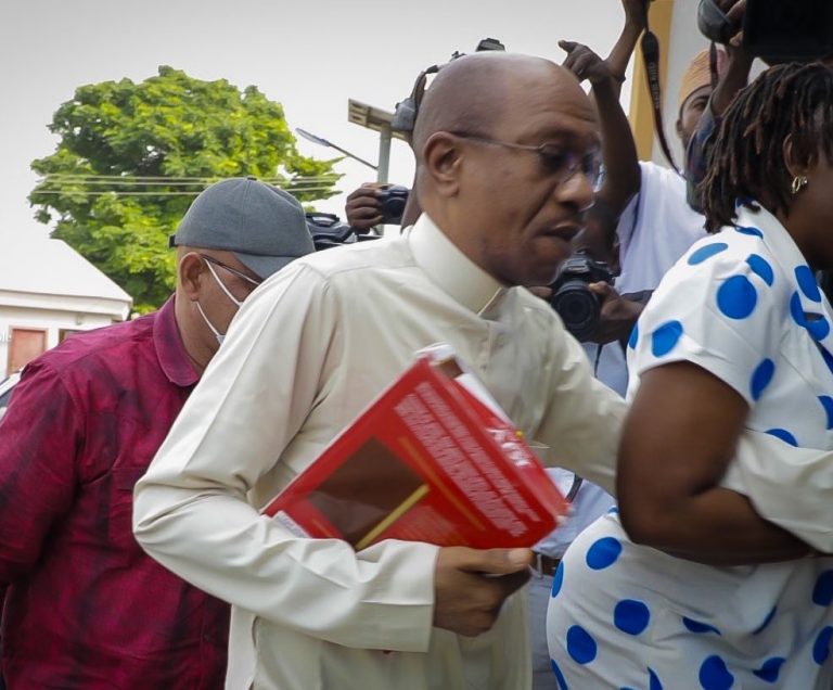 Buhari, ex-SGF’s Signatures Forged To Move $6.2m From CBN – Forensic Expert