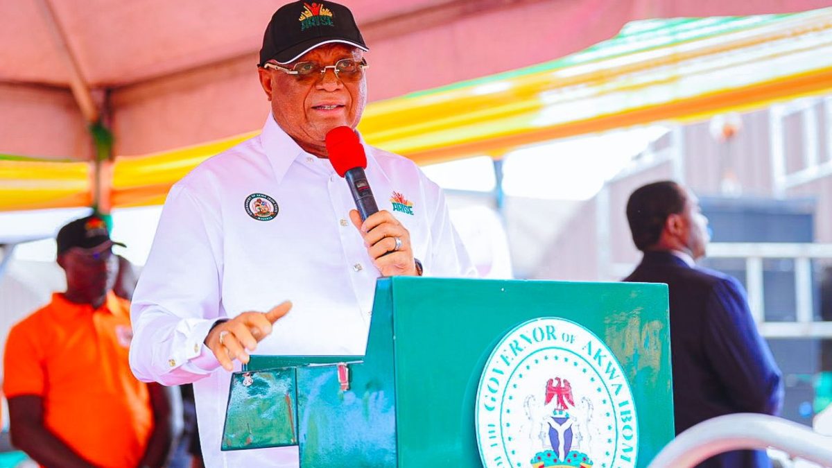 Gov Eno Doles Out N1.5bn Interest-free Traders’ Loan, Launches Free Food Voucher Programme