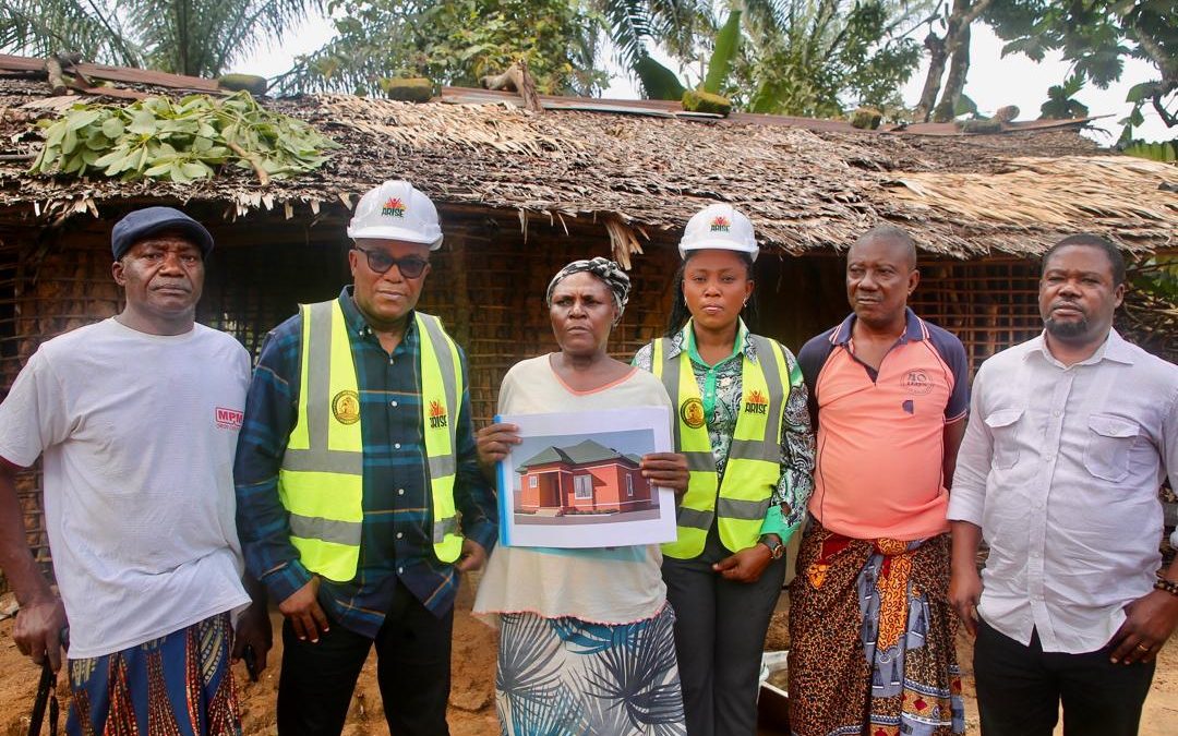 Gov Eno Gives Succour To Stranded Widow In Oron