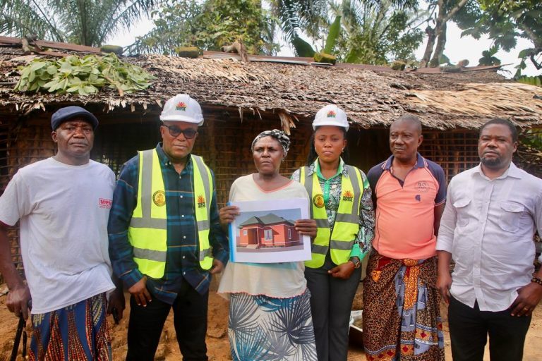 Gov Eno Gives Succour To Stranded Widow In Oron