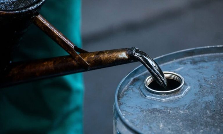 FG to begin sales of crude oil to Dangote, others in naira from October 1