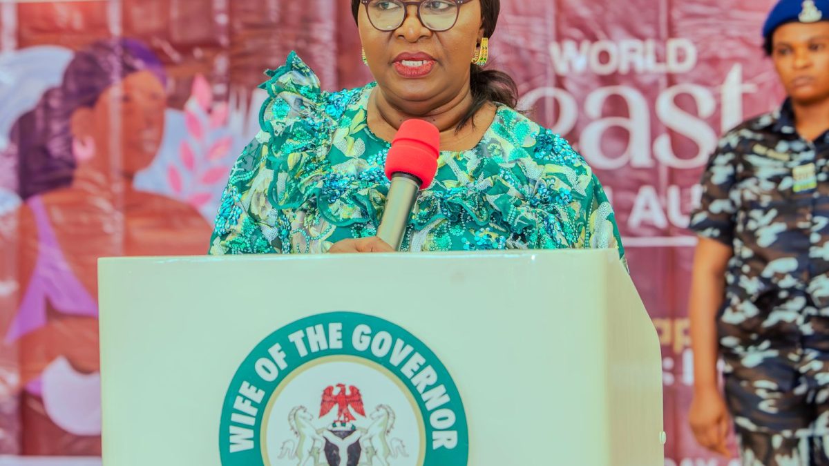 World Breastfeeding Week: Akwa Ibom First Lady, Patience, Distributes Cash, Gift Packs To Nursing Mothers