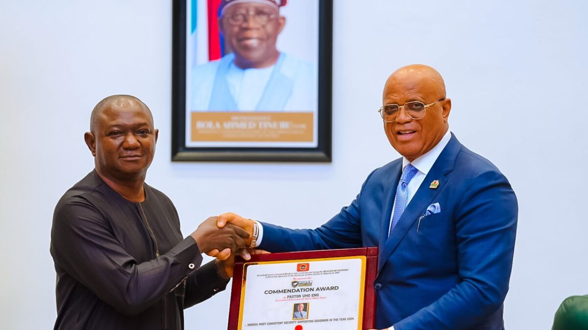 Akwa Ibom Gov Eno Wins Security Watch Initiative’s “Most Consistence Supportive Governor 2024” Award.