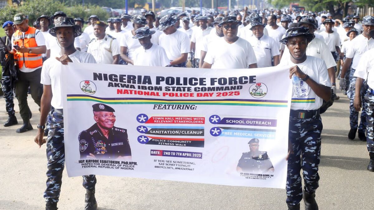 Akwa Ibom Command Partners AKSEPWMA With Clean Up Exercise To Mark National Police Day