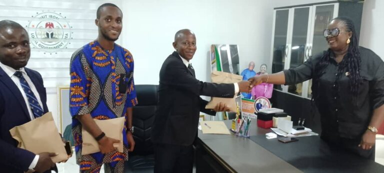 Nsit Ibom Chairman, Otobong Aaron, Gives Financial Support To Law School-Bound Indigenes