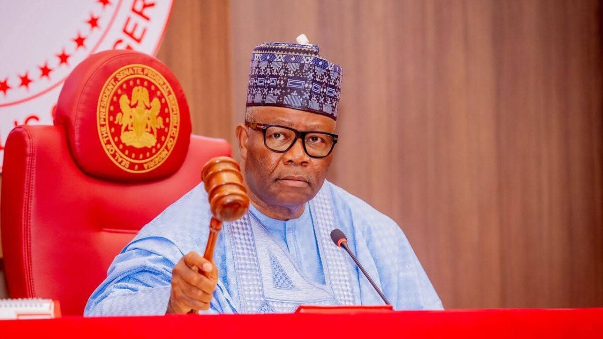 Akpabio Commends Senate Solid Minerals Committee, Explains Opportunities In New Bitumen Commission