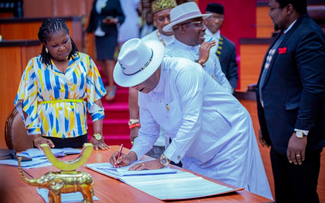 Akwa Ibom Assembly Orders Clampdown On Covered Number Plates, Unregistered Vehicles