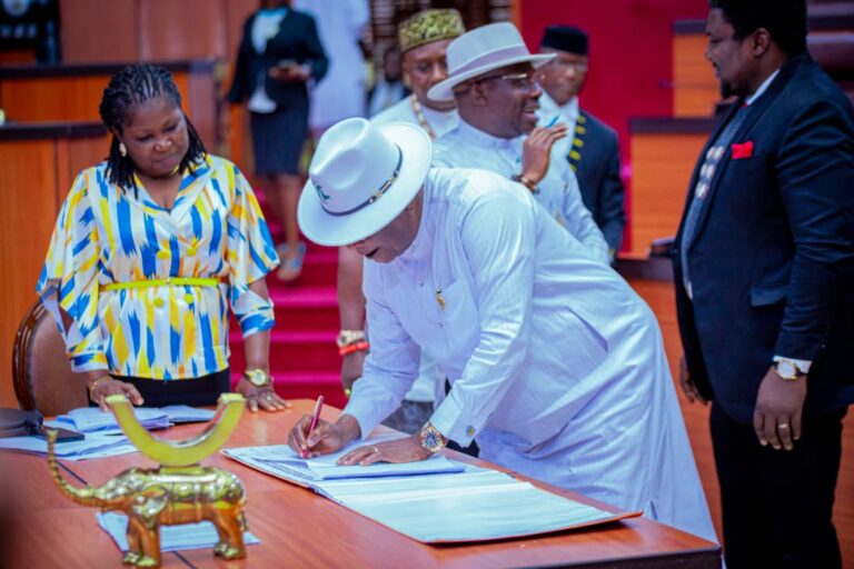 Akwa Ibom Assembly Orders Clampdown On Covered Number Plates, Unregistered Vehicles