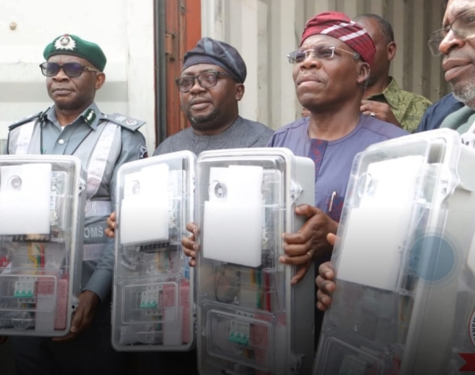 FG Bans Discos From Charging For Smart Meters