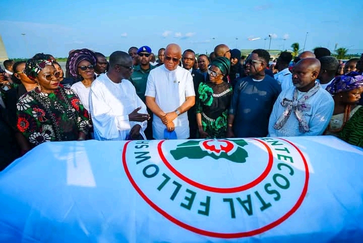 Gov Eno Receives The Remains Of Rev Uma Ukpai At Uyo Airport, Salutes His Commitment To The Gospel