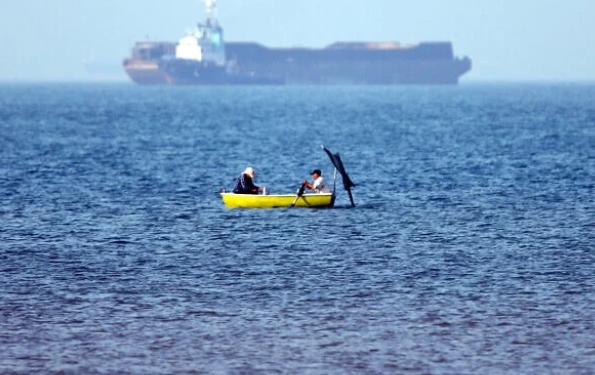 Iran Restarts Attacks On UAE As US Fights To Restore Traffic In Strait of Hormuz