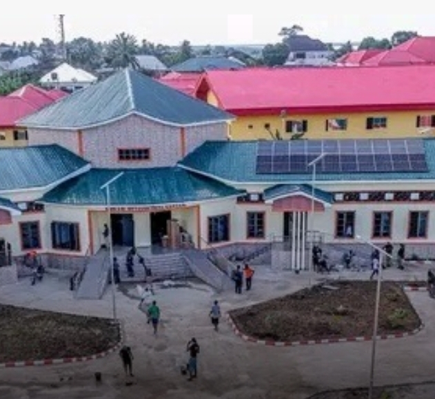 Akwa Ibom Gov Eno Commissions Five Projects In Oron