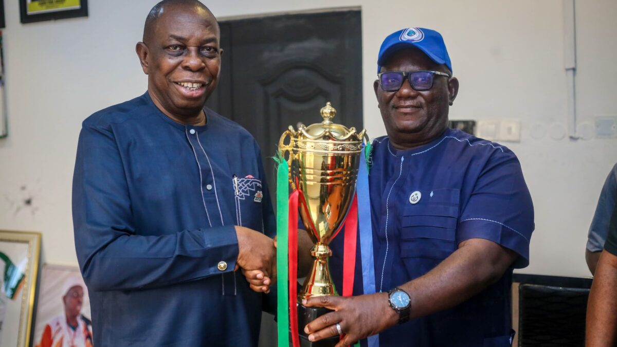 Ukana Tennis Club Presents Trophy To Sports Commissioner, Elder Bassey