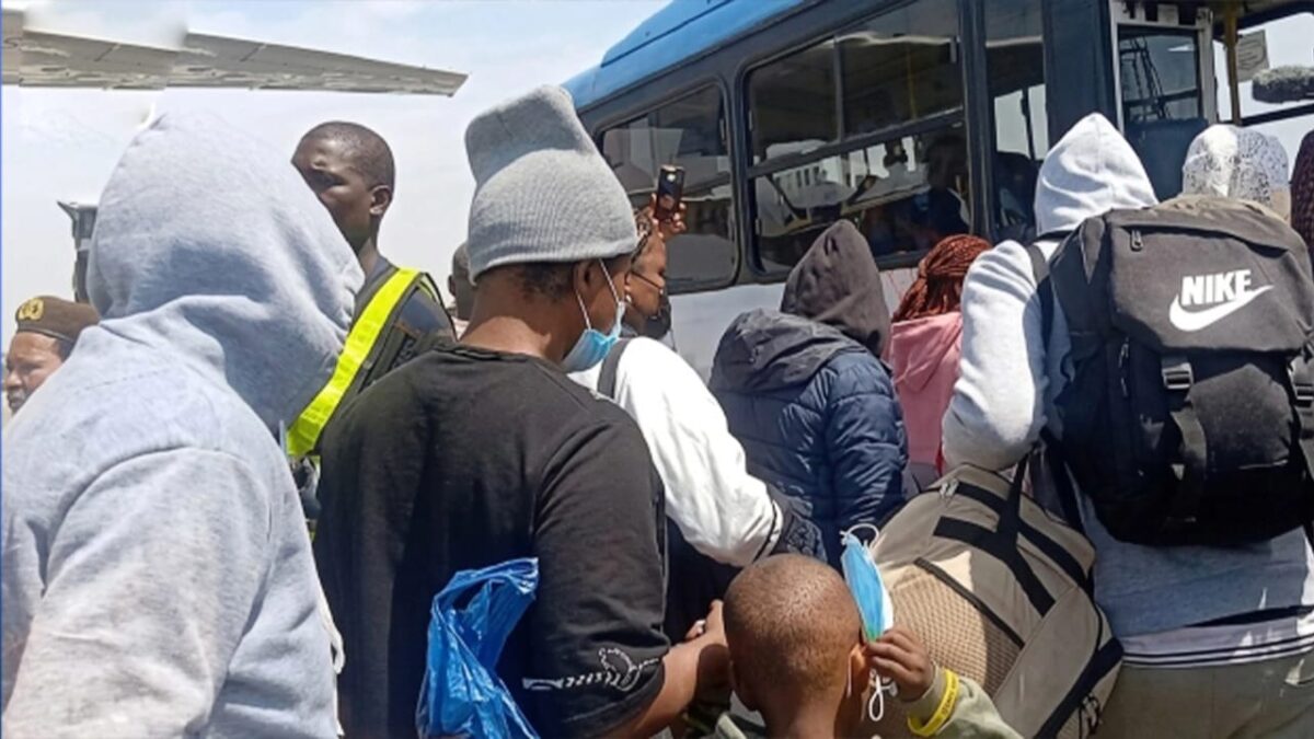 FG Seeks Compensation For Nigerians Returning From South Africa