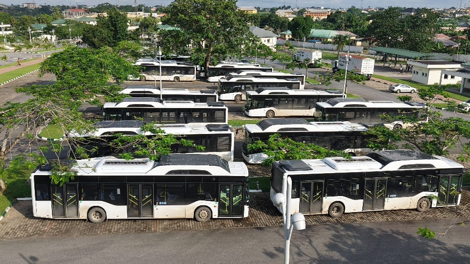 Journalists, Civil Society Commend Gov Eno On Arrival of First Batch of Brand-New CNG Buses