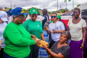 POWA President, Mrs Disu Pays Unscheduled Welfare Visit to Police Barracks in Abuja, Empowers Women