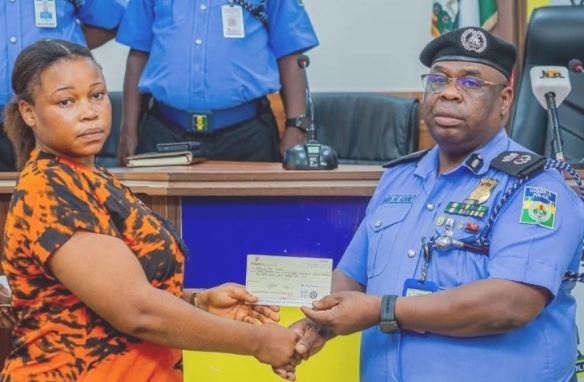 Akwa Ibom Police Presents ₦39.97m Million In Welfare Cheques To Families Of Deceased Officers