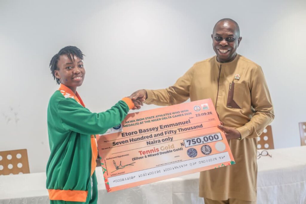 Gov Umo Eno Rewards Akwa Ibom NDDC Gladiators With Millions
